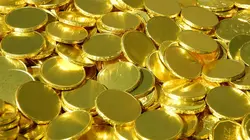 Comment c'est fait Pièces en chocolat / Plancher chauffant / Voitures à pédales / Epées en latex