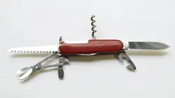 Comment c'est fait Recycled Skateboard Guitars; Solar Street Lights; Dolls