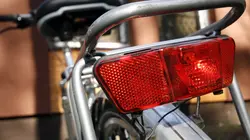 Comment c'est fait Grammy Awards / Phares de motos / Piscines hors sol / Panneaux solaires pliants