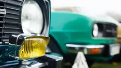 Comment c'est fait Phares de voiture / Foreuses / Brosses pour animaux / Restauration de vitraux