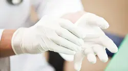 Comment c'est fait Gants en caoutchouc / Sculptures sur savon / Placards d'avion / Antivols de moto