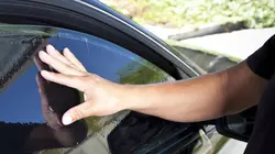 Comment c'est fait Attelles de genou / Climatiseurs / Films pour vitrage / Pot d'échappement de motos