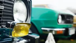 Comment c'est fait Phares de voiture / Foreuses / Brosses pour animaux / Restauration de vitraux