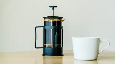 Panneaux de signalisation / Filtres à café / Engins d'extraction minière