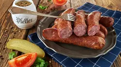 Comment c'est fait  Trépieds / Saucisses polonaises / Fers à souder / Restauration de statue