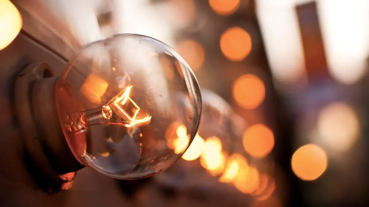 Comment c'est fait Ecouteurs, régulateurs de plongée et ampoules de réflecteurs