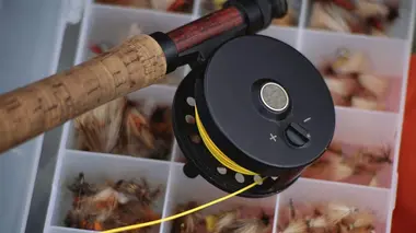 Moulinets de pêche à la mouche, peinture pour bâtiment, métiers à tisser et machines à glaçons