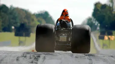 Serviettes en cuir, avions-citernes, whisky de maïs, embrayages de voitures de course