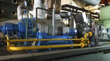 Batterie de cuisine/Moteurs Ferrari/Chauffe-eau