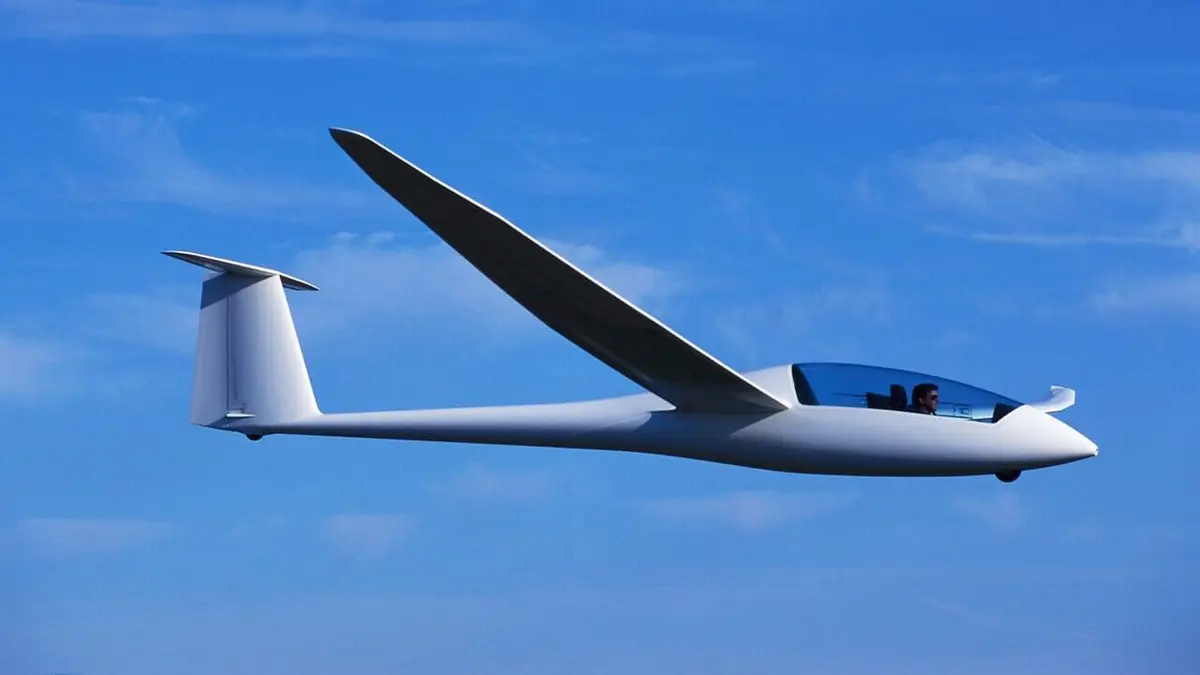 Comment c'est fait Lames de patin, planeurs, clochette à main et lance à incendie