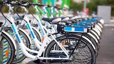 Comment c'est fait Landaus / Maisons Préfabriquées / Flûtes en Bois / Pneus de Vélo