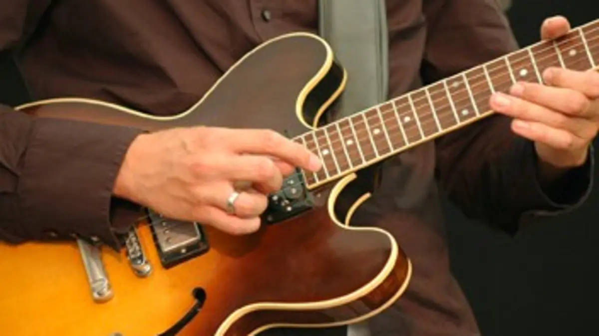 Comment ça fonctionne ? S01E05 Guitare électrique, aquarium, disque dur, aspirateur