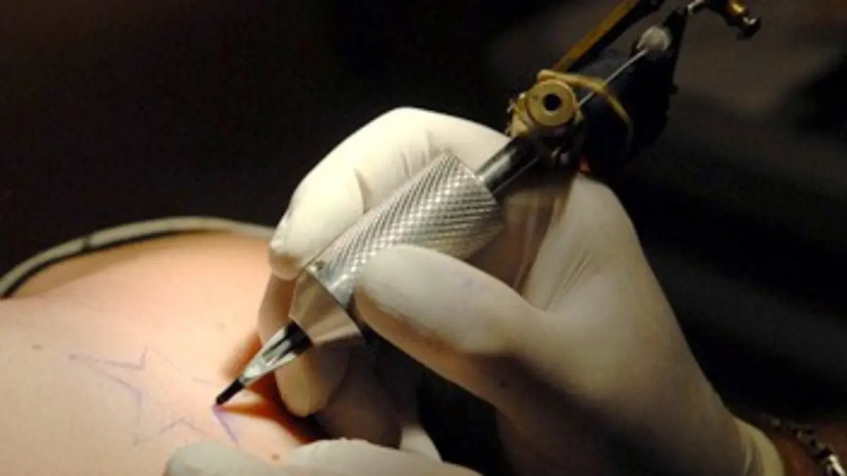 Comment ça fonctionne ? S01E07 Machine à tatouer, chariot élévateur, appareil photo numérique, souris optique