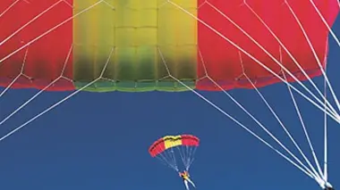 Services de secours, ascenseur à bateaux rotatif, parachutistes