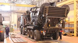 Comment ça marche ? Espadrilles, Prefabricated Houses and Underground Storage