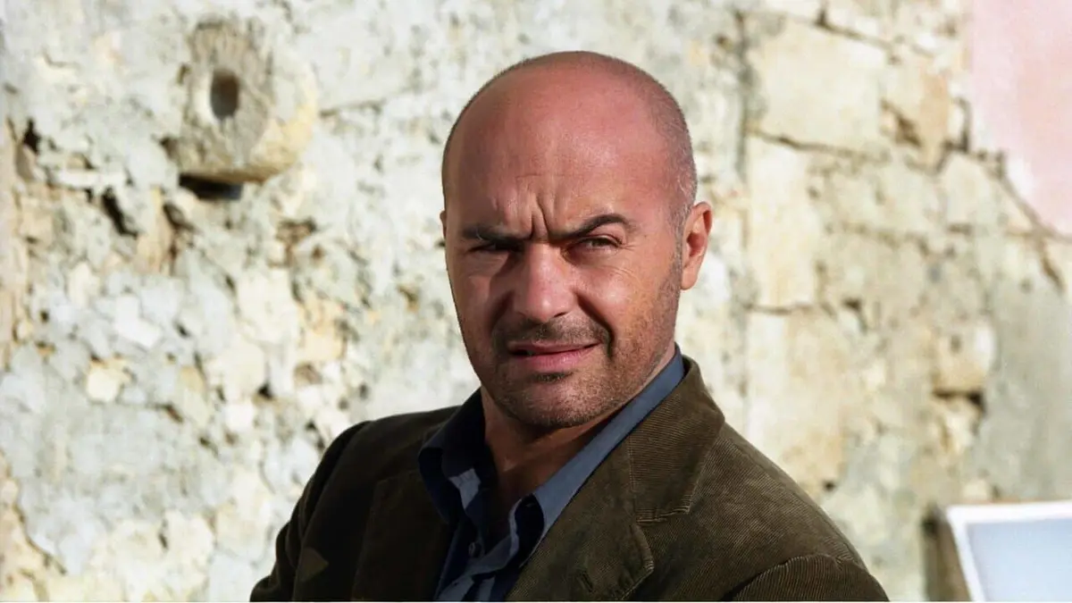 Commissaire Montalbano S04E01 Le sens du toucher (Série) où regarder TV