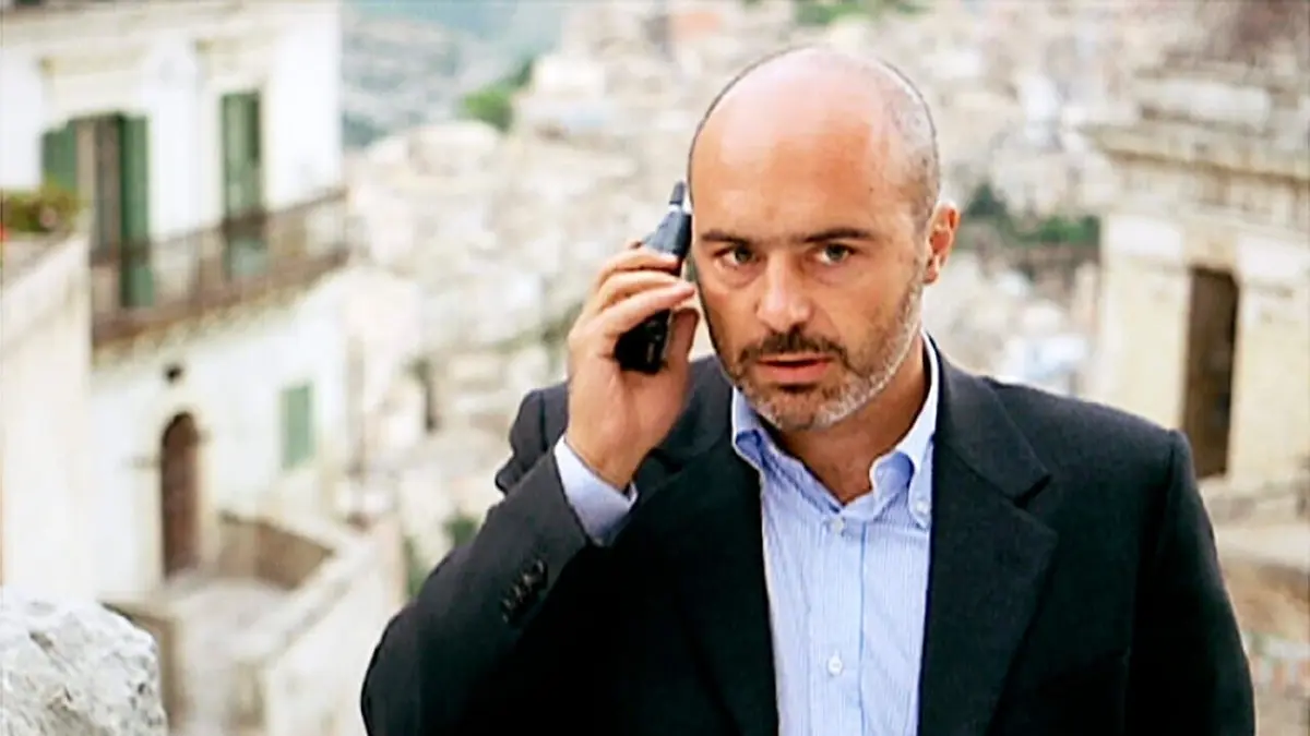 Visuel de Commissaire Montalbano S01E01 Le voleur de goûter