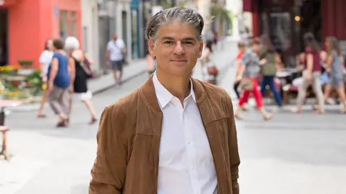 Complément d'enquête Medellín-Paris : j'ai embarqué avec les narcos