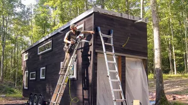 Petit chalet forestier