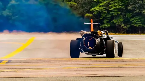 Constructions : mode d'emploi S01E05 À l'intérieur d'un Jet Car