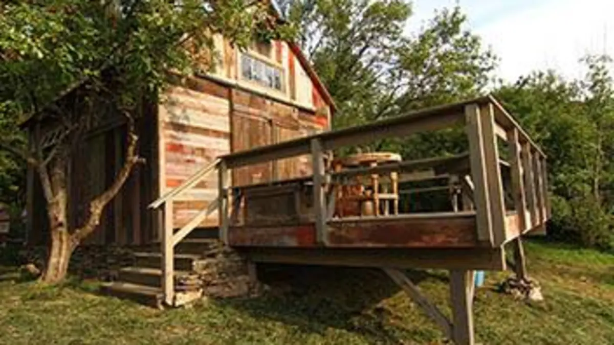 Constructions sauvages S01E01 Une cabane pour douze