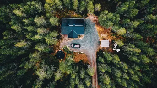 Constructions sauvages S01E03 Cabane off-road en Seine-et-Marne