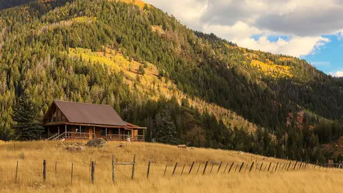 Constructions sauvages S01E05 Cabane de cow-boy dans la Nièvre