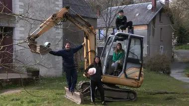 Construire sa maison en famille : Leur projet complètement fou S01E01