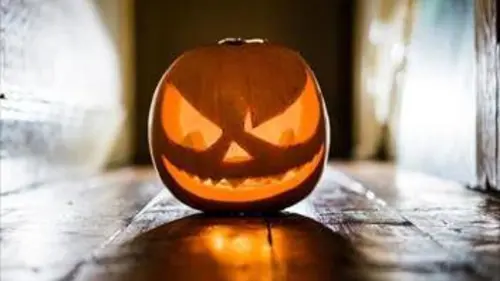 Copycat Killer S02E06 Halloween