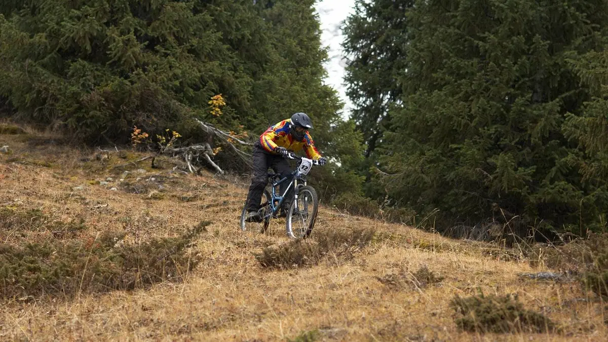 Course Elite dames VTT Championnats du monde 2022