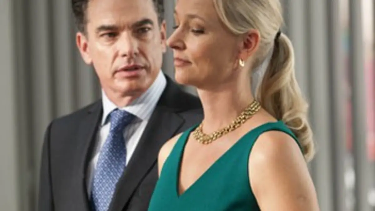 Covert Affairs S02E09 Si loin, si proche