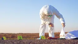 Crimes  S08E03 Dans les villages du Sud-Est