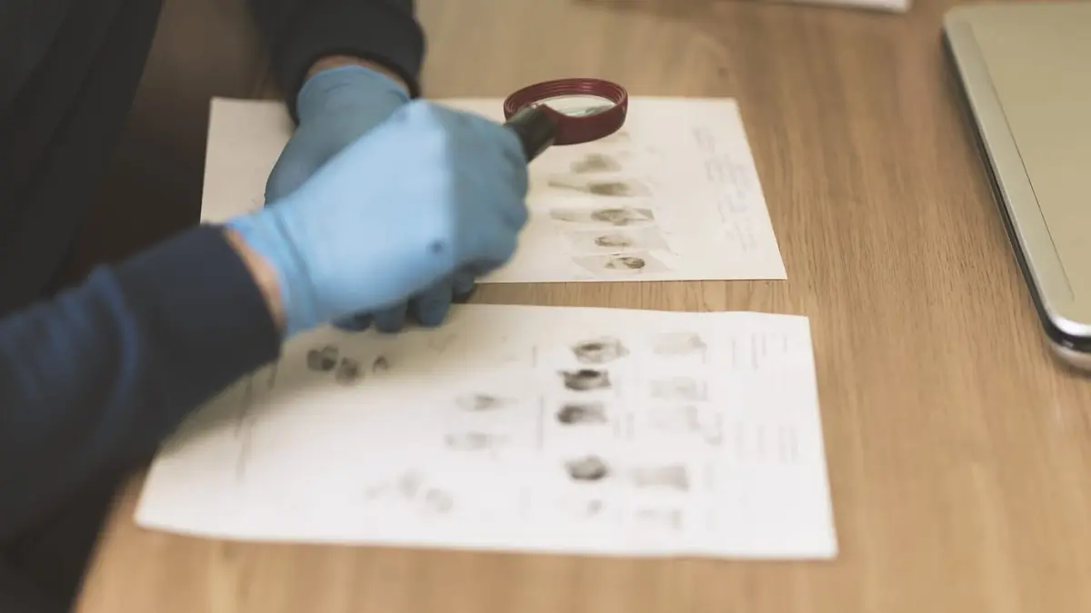Crimes S01E15 Sur les rives de la Garonne