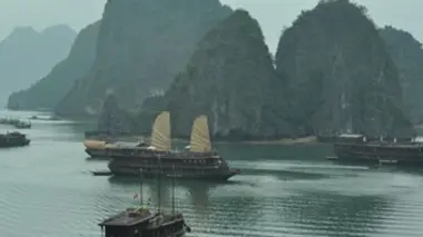 Hanoï, baie d'Along : voyage au pays des jonques et des sampans