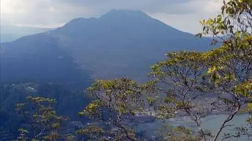 Archipels de feu E03 Archipels de feu : Indonésie