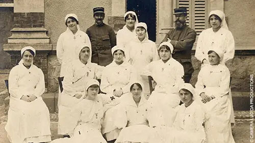 Croix-Rouge, des femmes dans la guerre