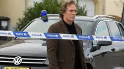 Sur 13ème Rue à 22h40 : Crossing Lines