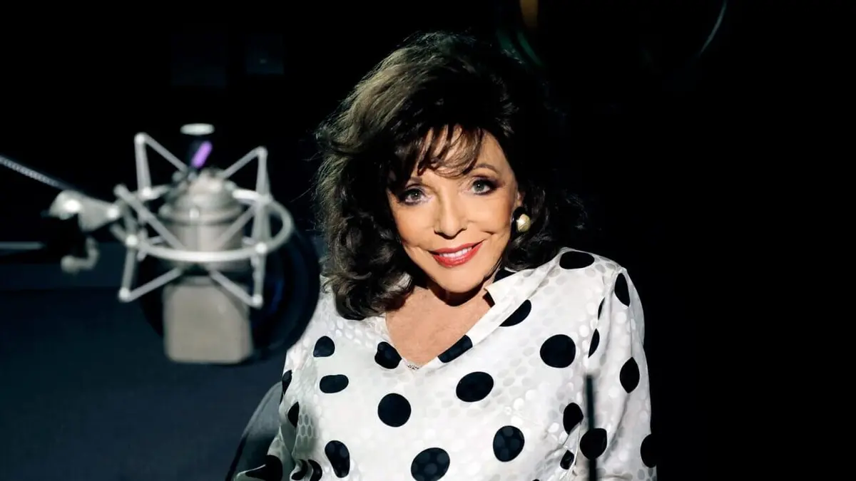 Dame Joan Collins : une actrice glamour mais sans fard
