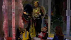 Danger Force S03E05 Miles vend son âme