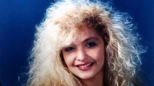 Dangereusement blonde Meurtre modèle