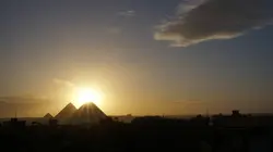 Dans l'ombre des pyramides