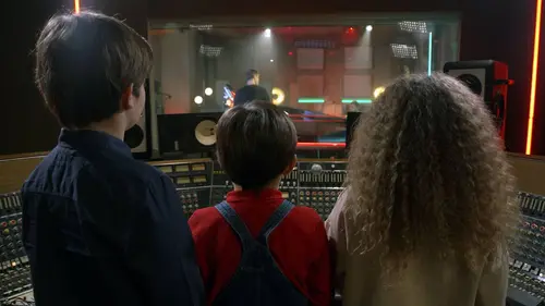 Dans le studio Flo Delavega