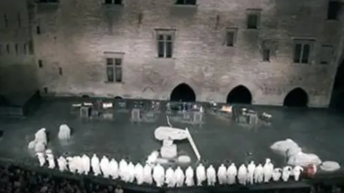 Dans les coulisses du Festival d'Avignon