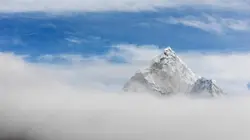 Dans les montagnes sauvages de l'Himalaya