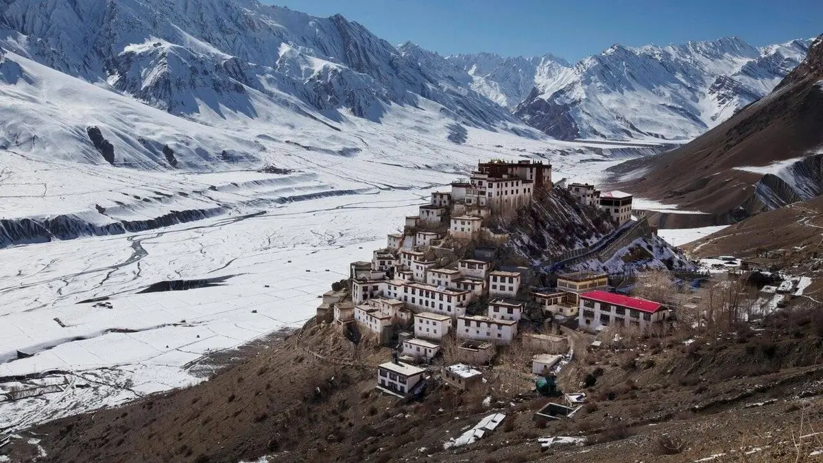 Dans les montagnes sauvages de l'Himalaya