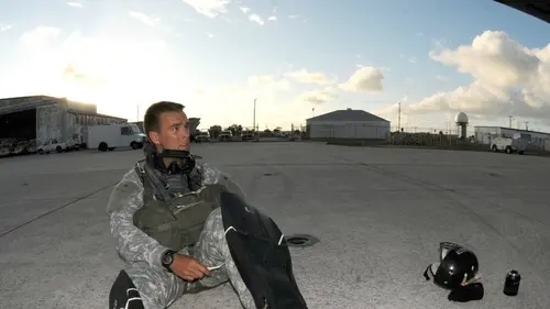 Dans les rangs des corps d'élite S01E05 Démineurs de la Navy