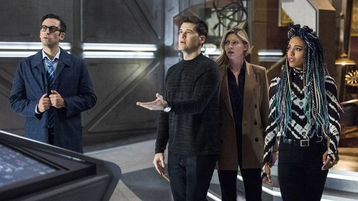 DC Legends of Tomorrow S05E10 Filer à l'anglaise