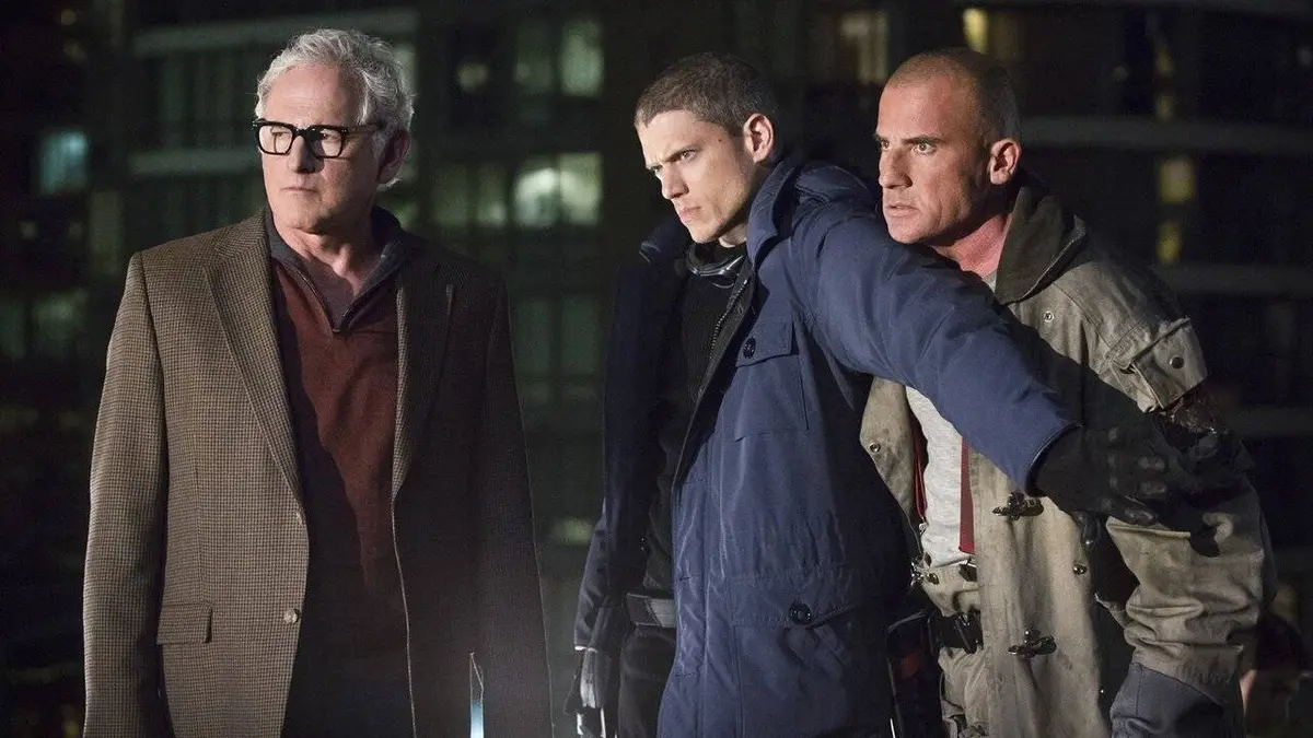 DC Legends of Tomorrow S06E02 Burger sauce alien