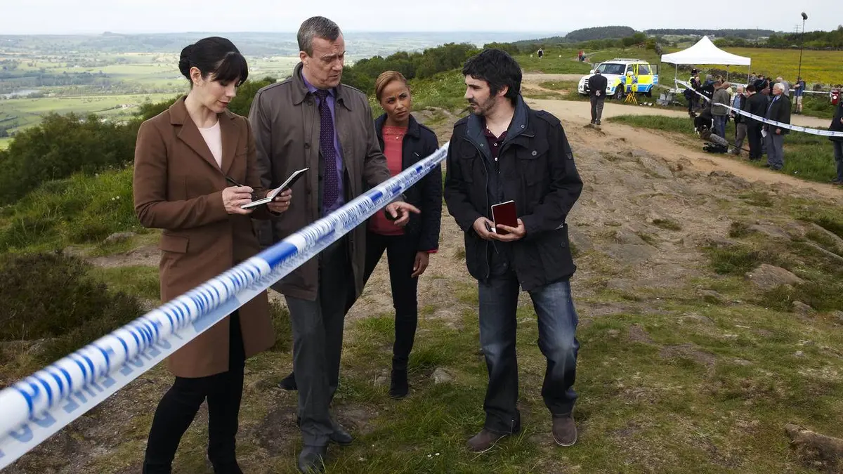 DCI Banks S02E03 Un goût de brouillard et de cendres