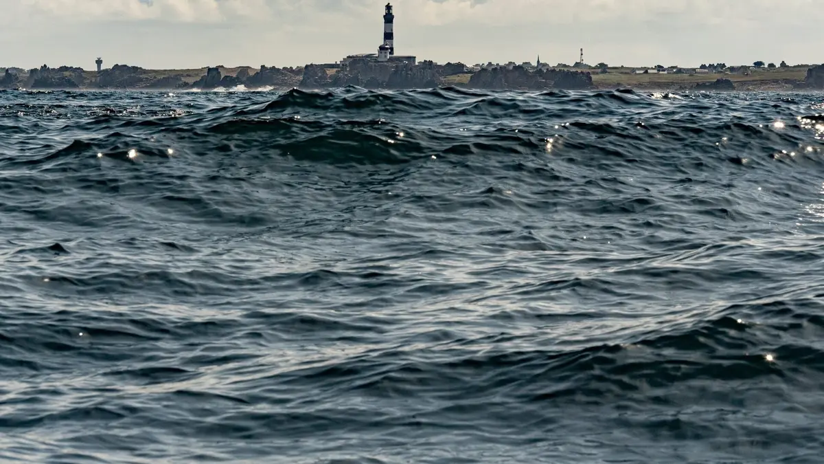 De bonnes ondes S01E01 A Ouessant
